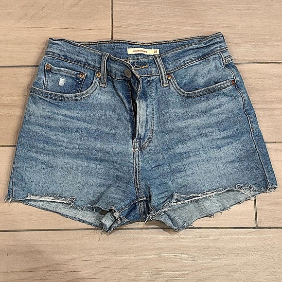 Vintage LEVIS Denim Shorts size 27 excellent condition - Picture 1 of 5